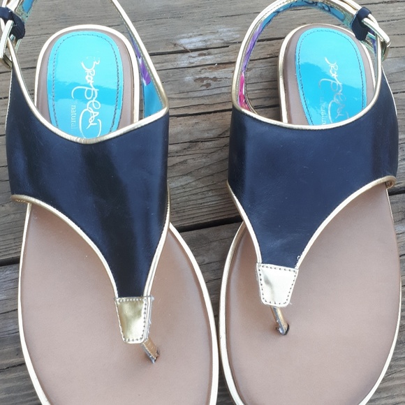 Naturalizer Flat Thong Sandals - Picture 2 of 8